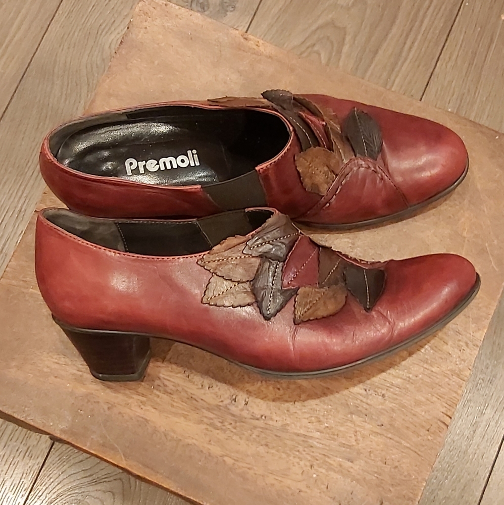 Premoli leather heeled pumps